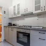 Goldcentral - Stylish - Wine Tasting Access 부다페스트