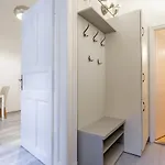 Goldcentral - Stylish - Wine Tasting Access *