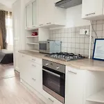Goldcentral - Stylish - Wine Tasting Access 아파트 부다페스트
