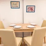 아파트 Goldcentral - Stylish - Wine Tasting Access *