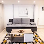 아파트 Goldcentral - Stylish - Wine Tasting Access *