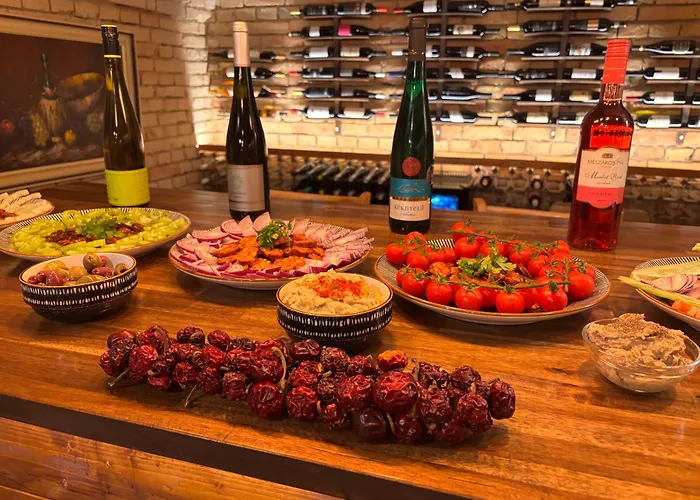 Goldcentral - Stylish - Wine Tasting Access Apartment *