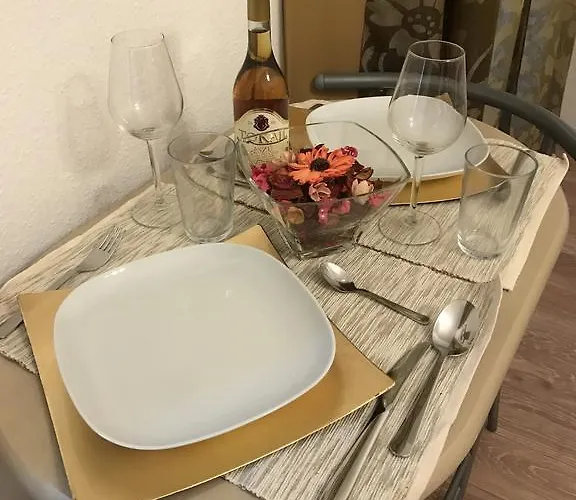 Goldcentral - Stylish - Wine Tasting Access Apartment *