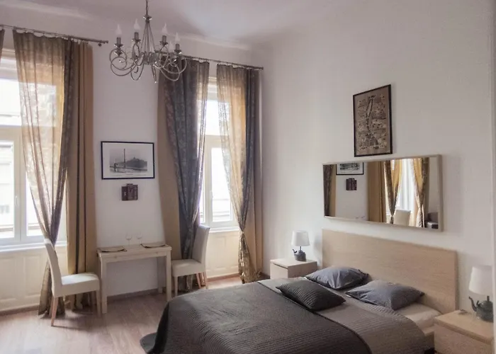 Goldcentral - Stylish - Wine Tasting Access Apartment *