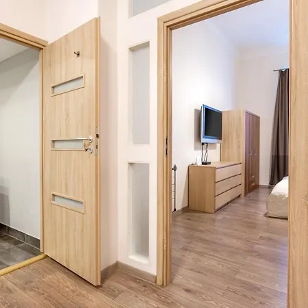 Goldcentral Apartment