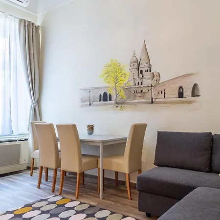 Goldcentral Apartment