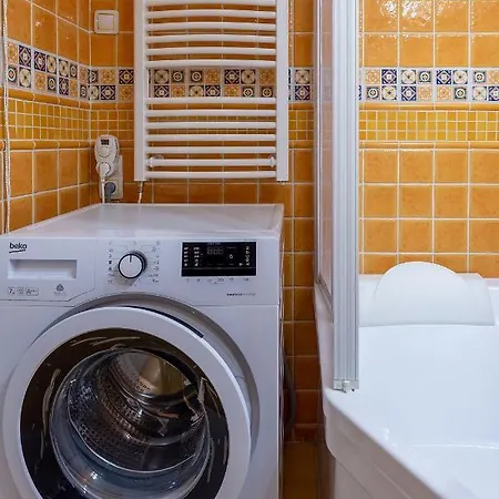 Goldcentral - Stylish - Wine Tasting Access * Budapest