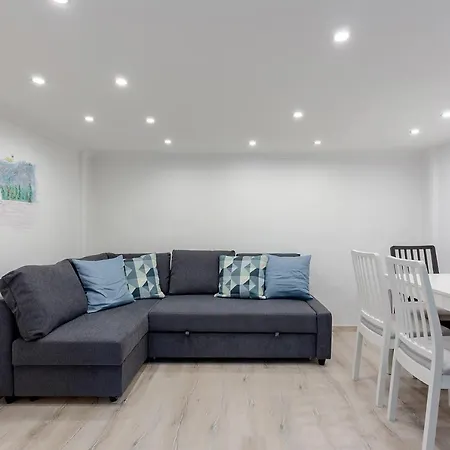 Goldcentral Apartment