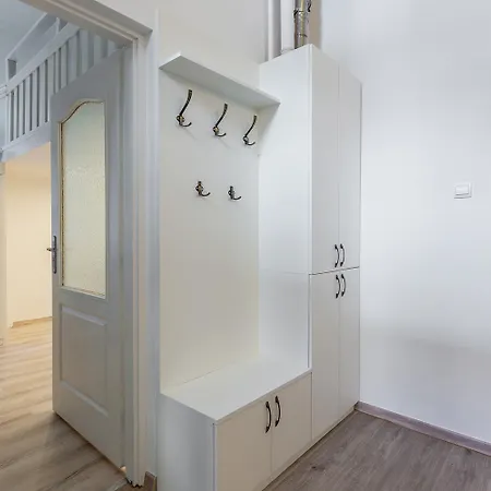 Apartment Goldcentral