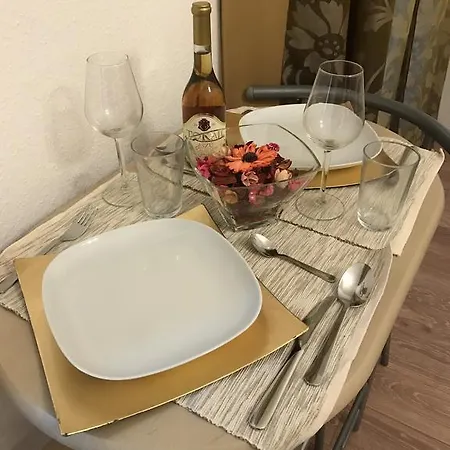 Goldcentral - Stylish - Wine Tasting Access Apartment *