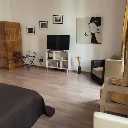 Apartment Goldcentral