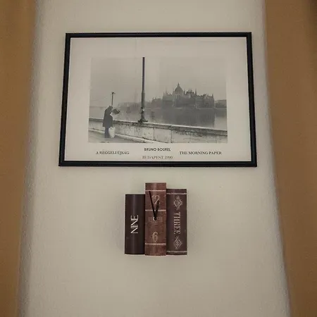 Goldcentral Apartment