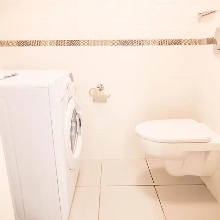 Goldcentral - Stylish - Wine Tasting Access *