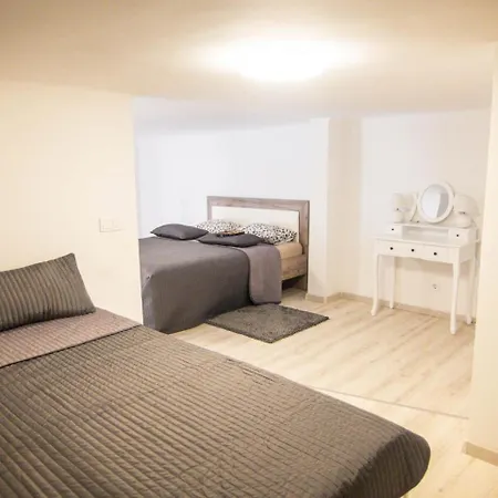 Goldcentral Apartment