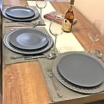 Goldcentral - Stylish - Wine Tasting Access شقة
