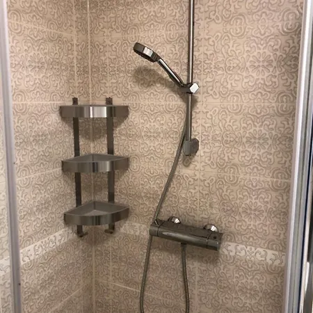 Goldcentral - Stylish - Wine Tasting Access