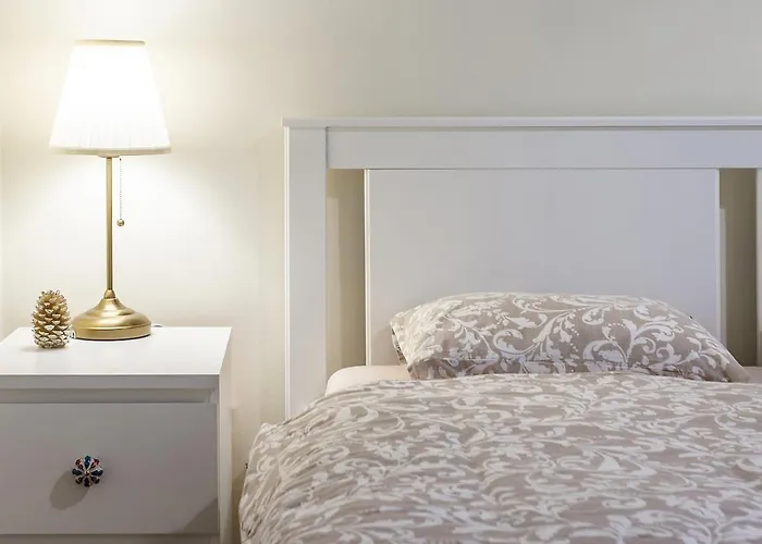 Goldcentral - Stylish - Wine Tasting Access